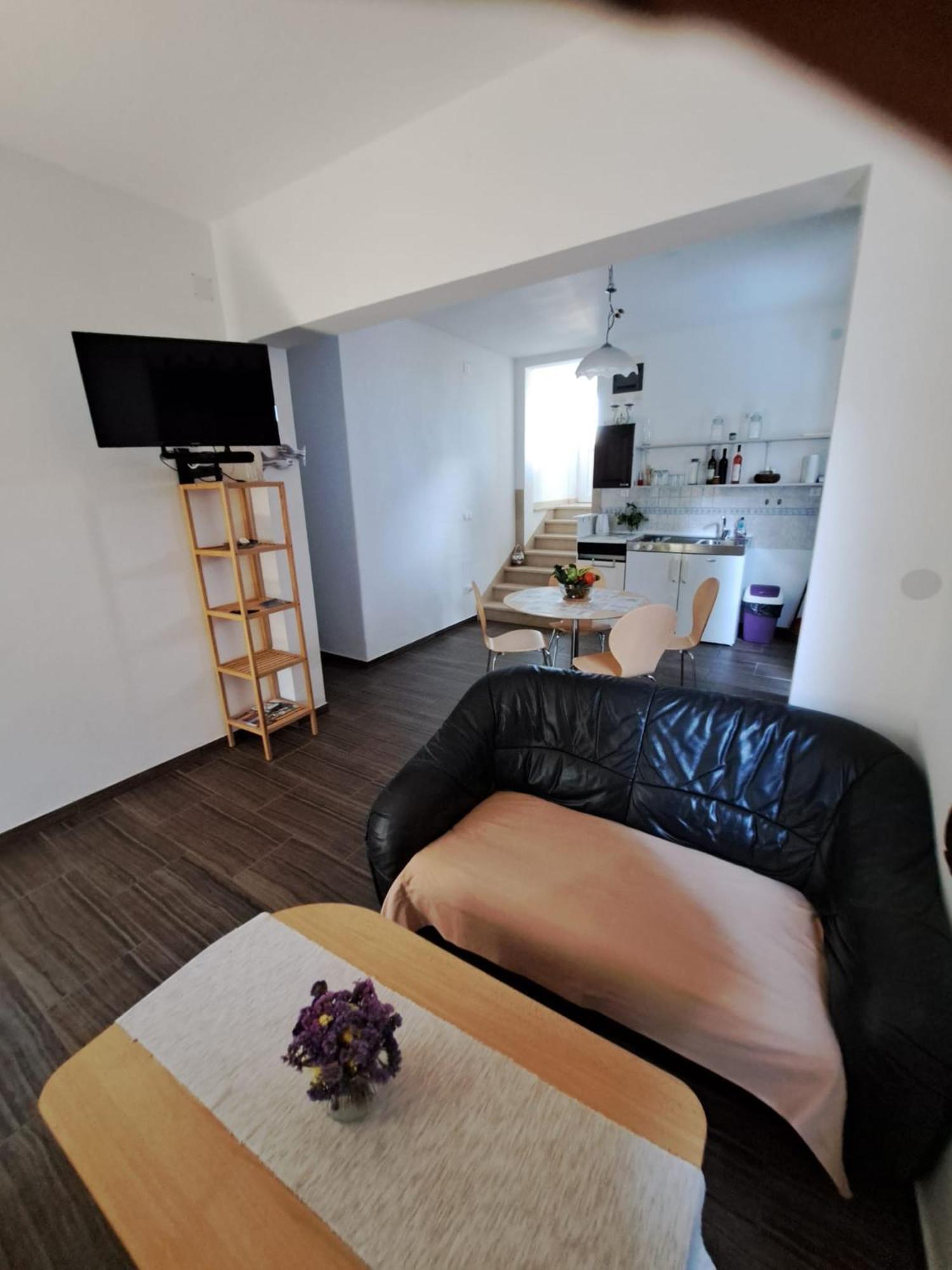 Apartmani Dusica Лумбарда Екстериор снимка